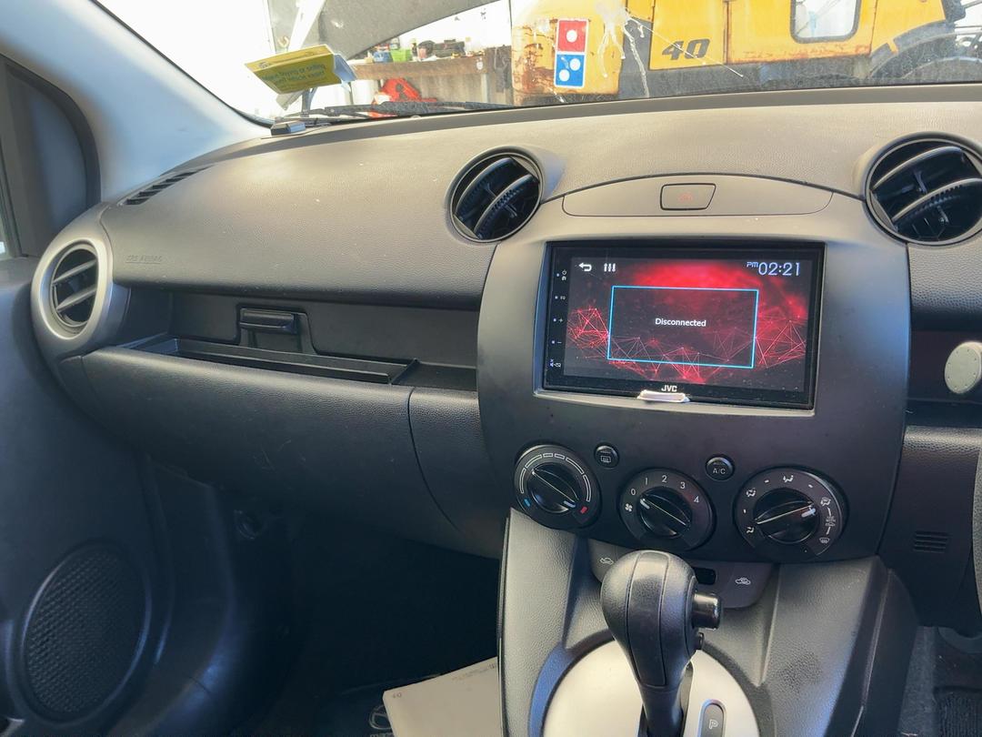 Photo '16' of Mazda Demio Photo '16' of Mazda Demio