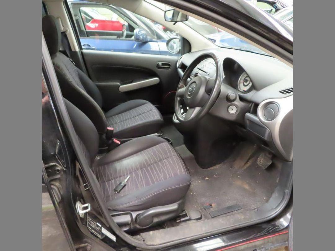 Photo '7' of Mazda Demio Photo '7' of Mazda Demio
