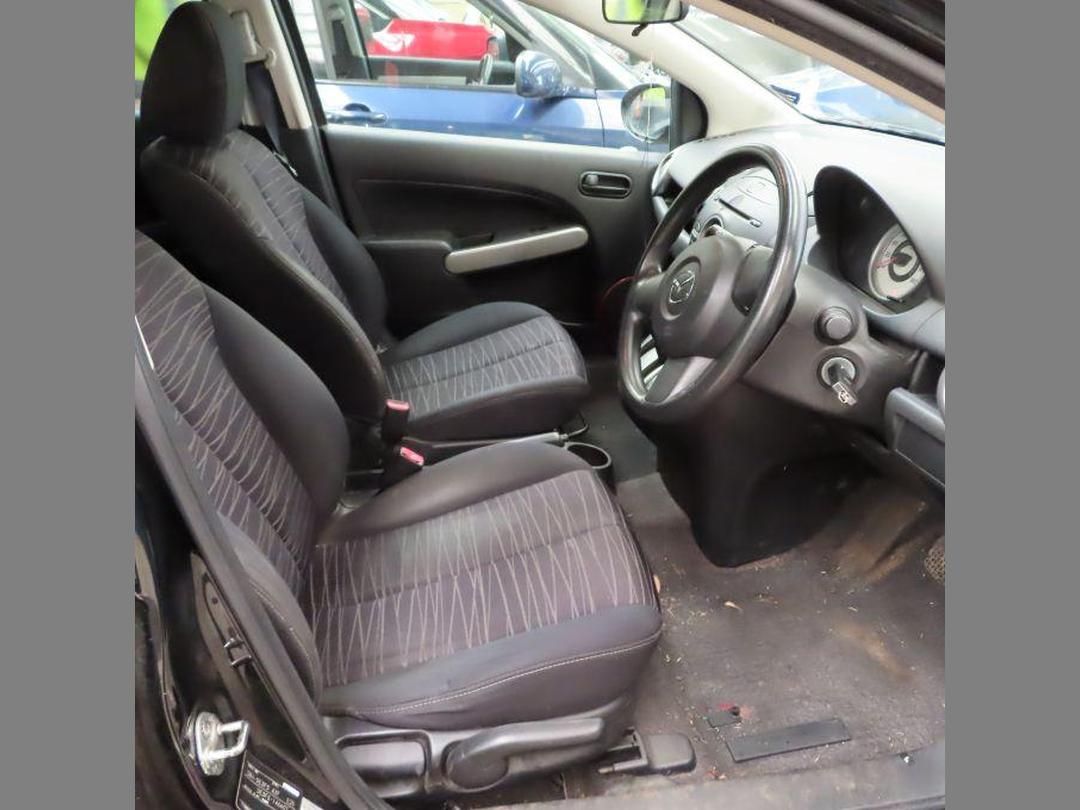 Photo '9' of Mazda Demio Photo '9' of Mazda Demio