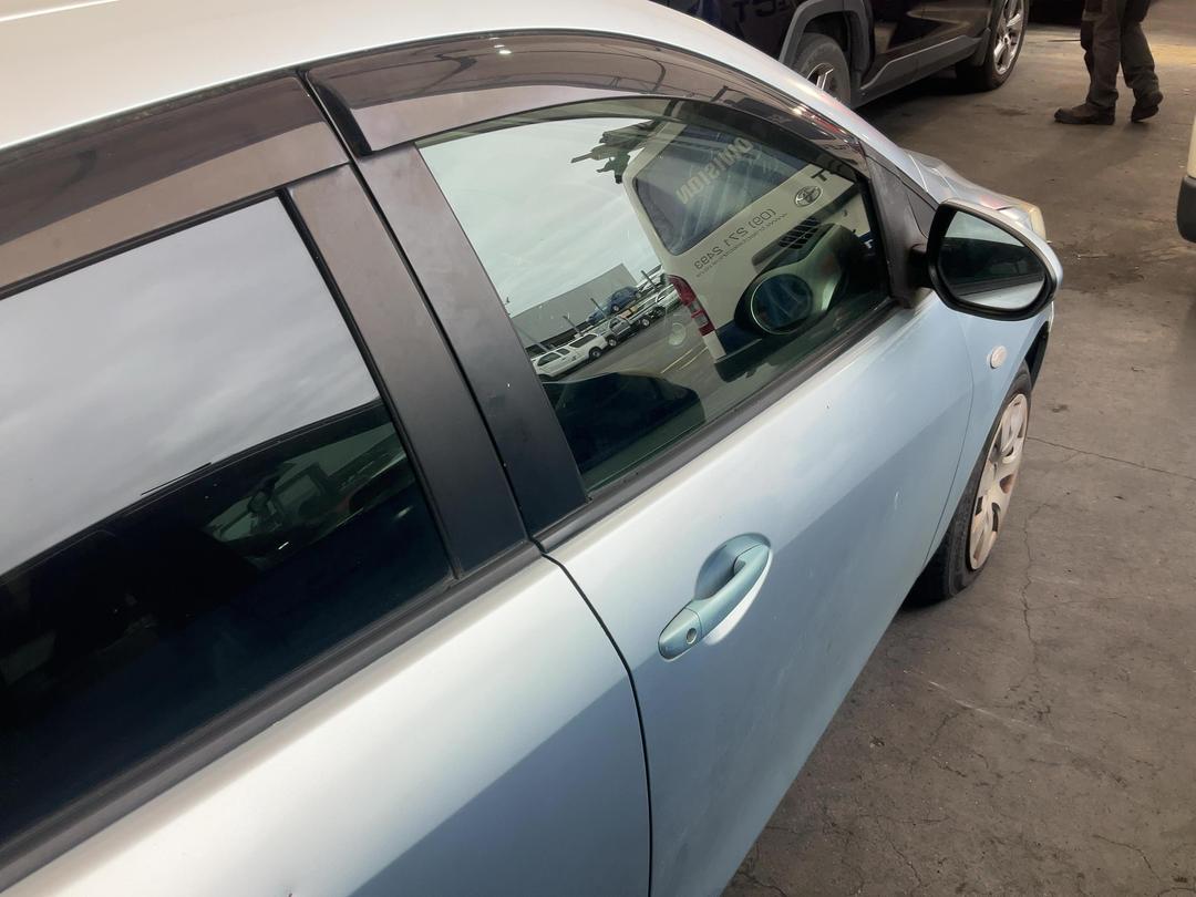 Photo '15' of Mazda Demio Photo '15' of Mazda Demio