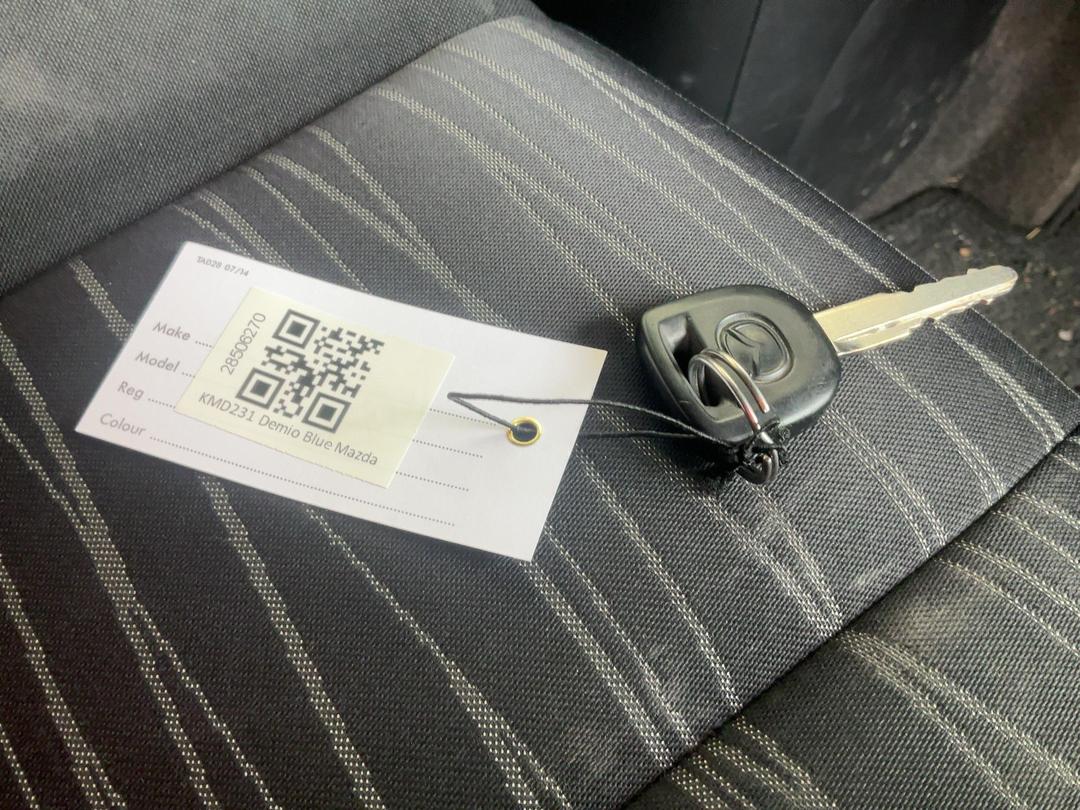 Photo '19' of Mazda Demio Photo '19' of Mazda Demio