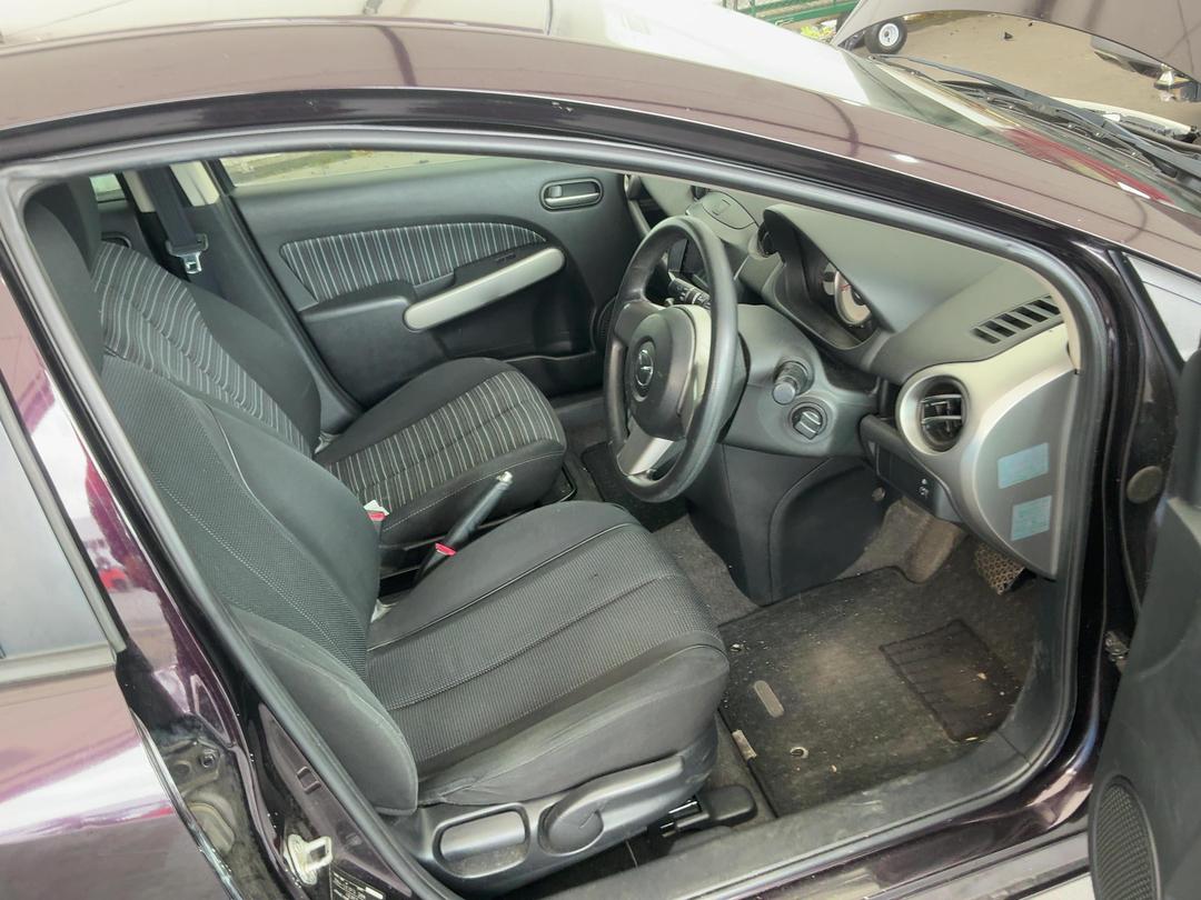 Photo '20' of Mazda Demio Photo '20' of Mazda Demio