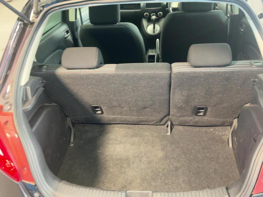 Photo '23' of Mazda Demio Photo '23' of Mazda Demio