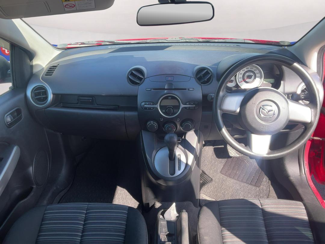 Photo '10' of Mazda Demio Photo '10' of Mazda Demio