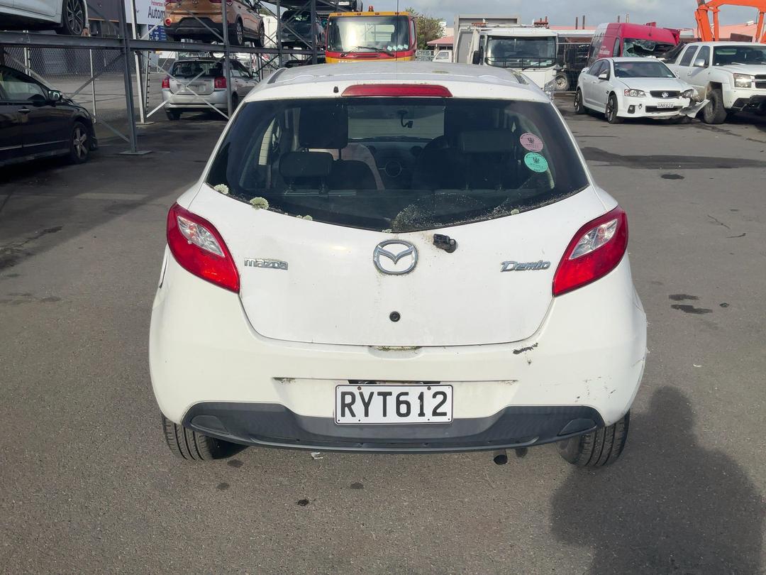 Photo '6' of Mazda Demio Photo '6' of Mazda Demio