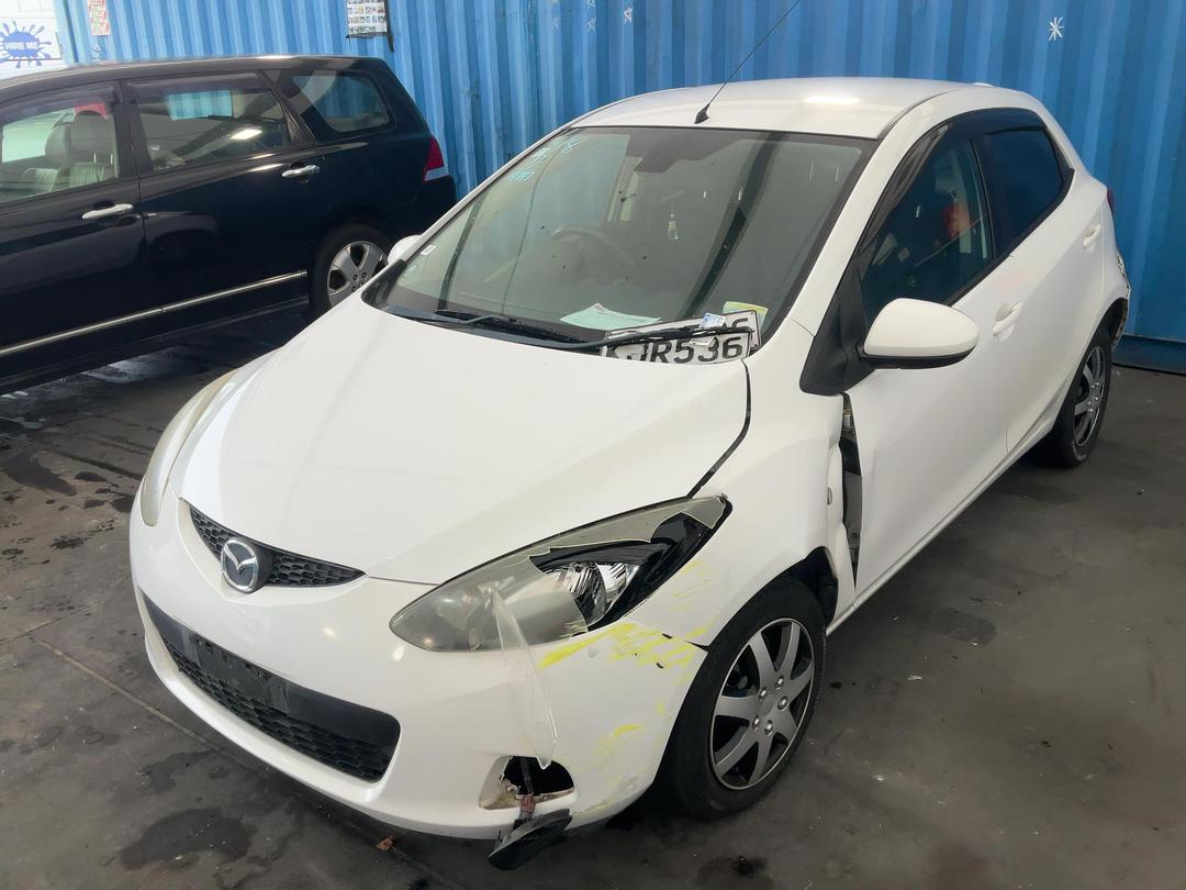 Photo '3' of Mazda Demio Photo '3' of Mazda Demio
