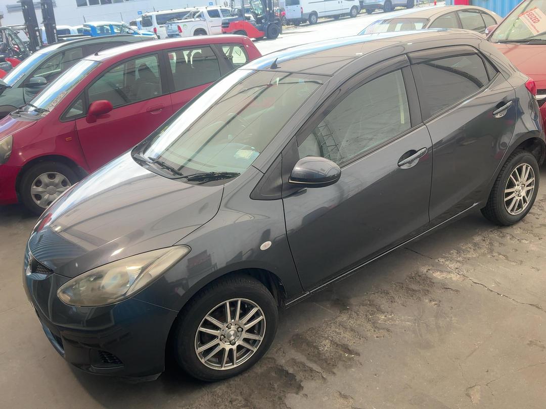 Photo '2' of Mazda Demio Photo '2' of Mazda Demio