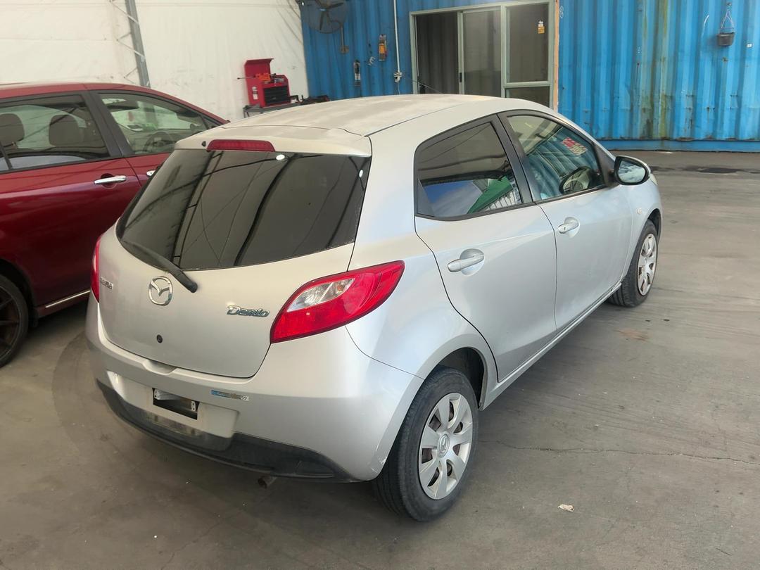 Photo '7' of Mazda Demio Photo '7' of Mazda Demio