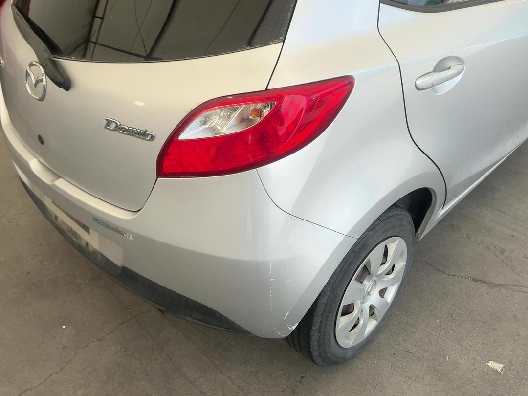 Photo '8' of Mazda Demio Photo '8' of Mazda Demio