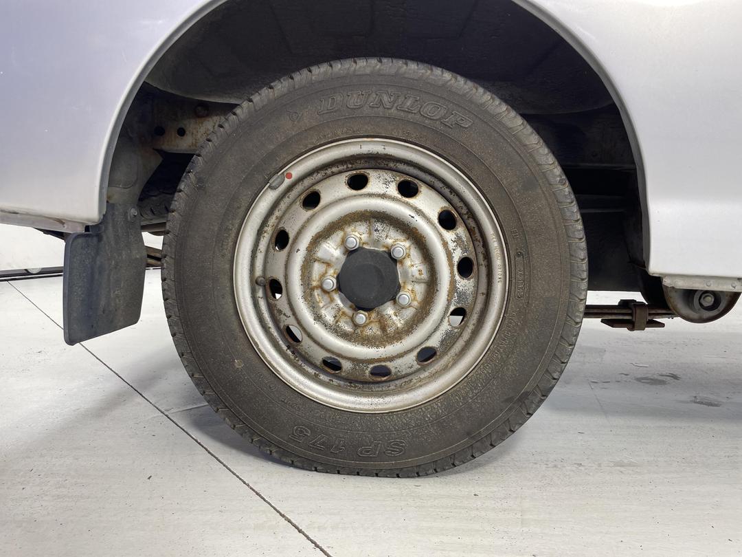 Photo '10' of Mazda E1800 SWB EGI