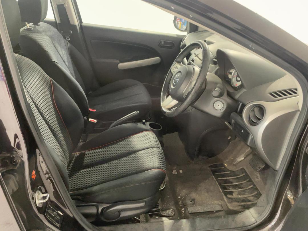 Photo '14' of Mazda Mazda2 Sport Photo '14' of Mazda Mazda2 Sport