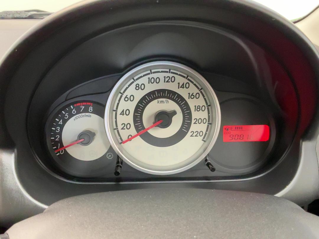 Photo '21' of Mazda Mazda2