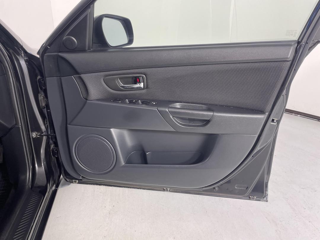 Photo '15' of Mazda Mazda3