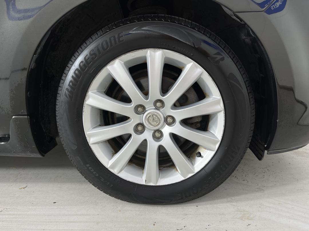 Photo '7' of Mazda MPV 2300