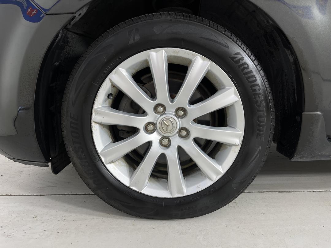 Photo '8' of Mazda MPV 2300