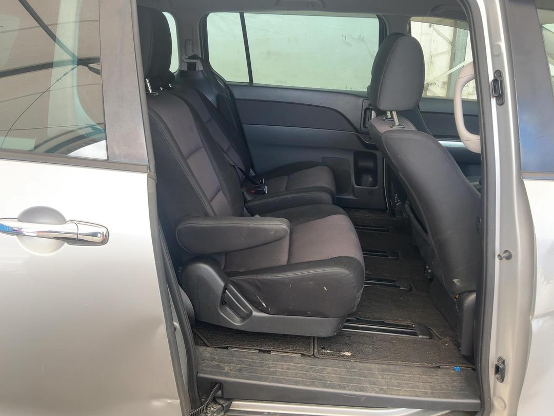 Photo '16' of Mazda MPV