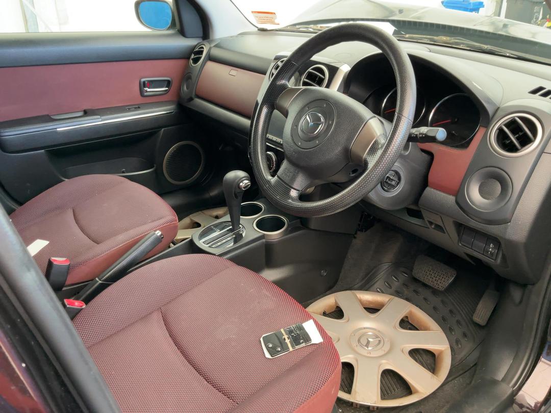 Photo '8' of Mazda Verisa