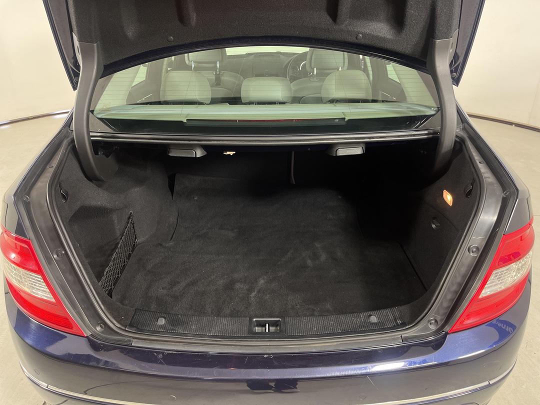 Photo '14' of Mercedes-Benz C-Class