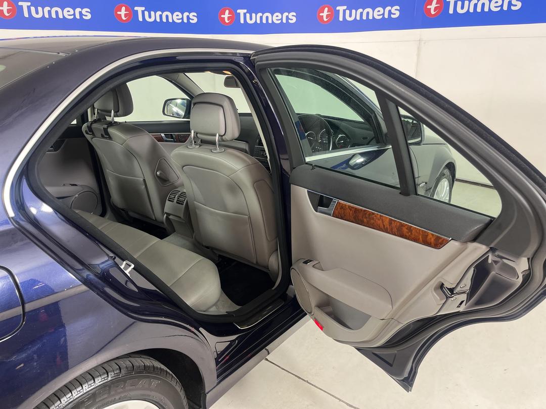 Photo '19' of Mercedes-Benz C-Class