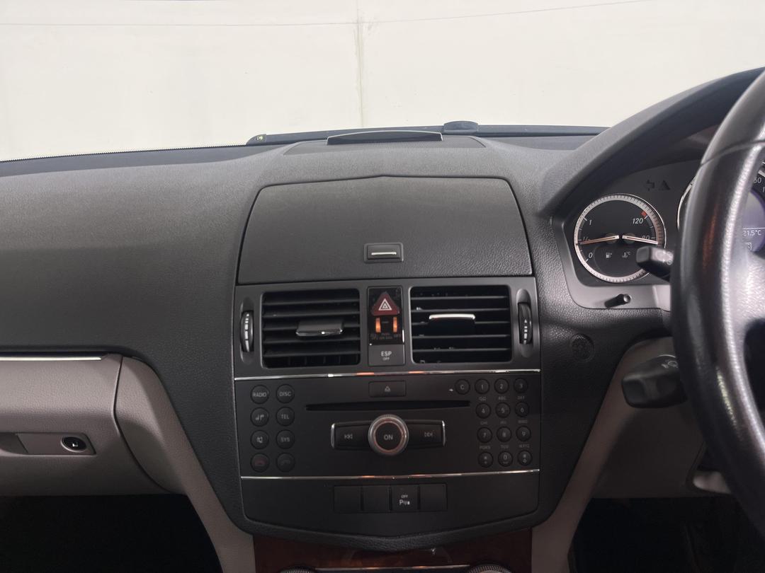 Photo '18' of Mercedes-Benz C-Class