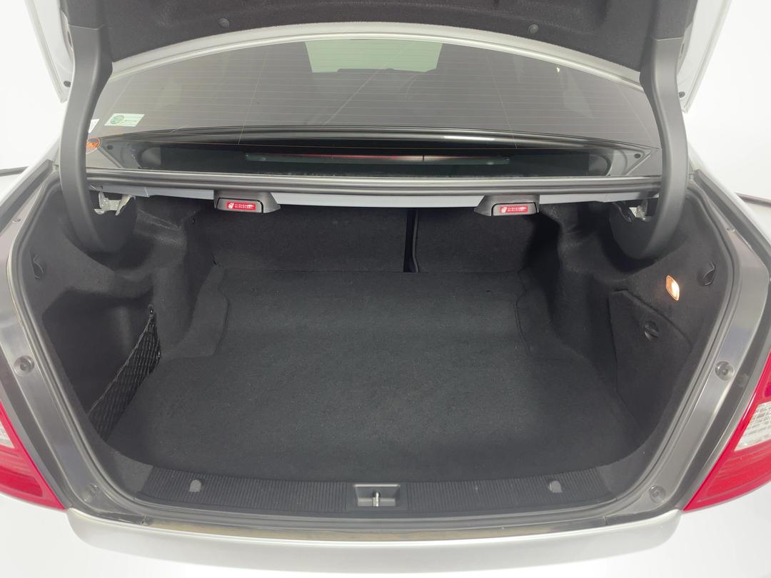 Photo '14' of Mercedes-Benz C-Class