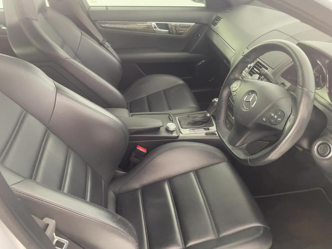 Photo '16' of Mercedes-Benz C-Class
