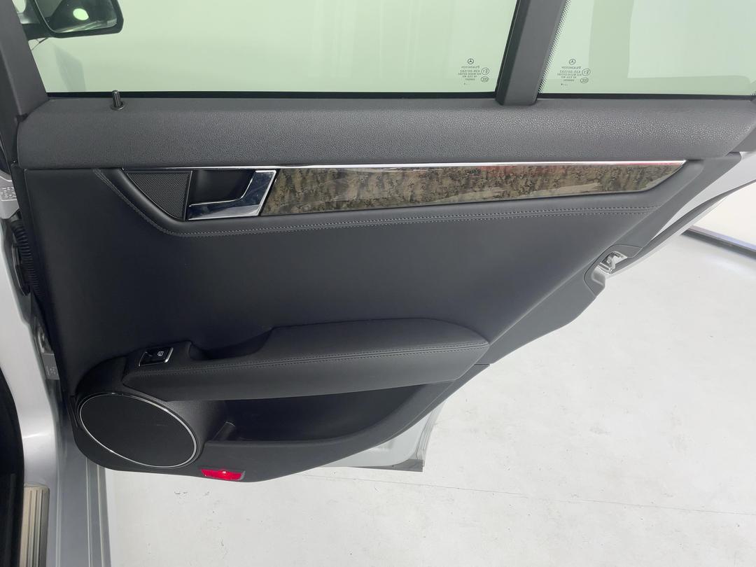 Photo '19' of Mercedes-Benz C-Class