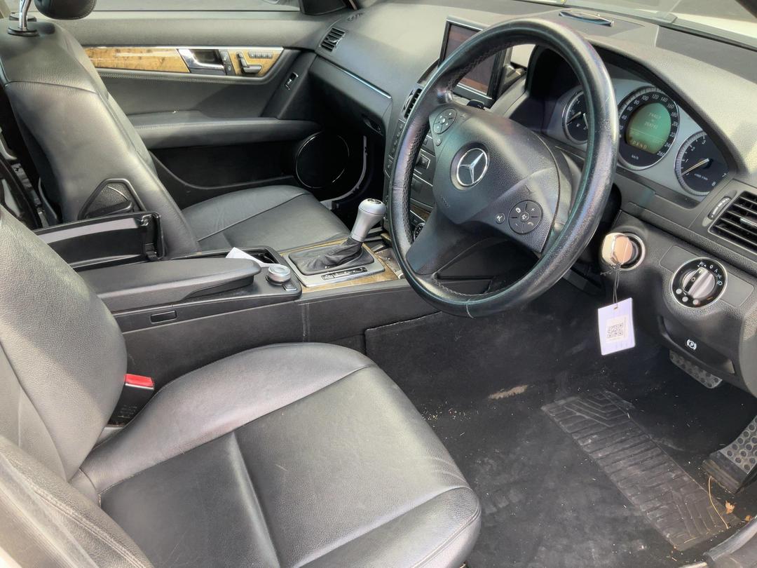 Photo '16' of Mercedes-Benz C300