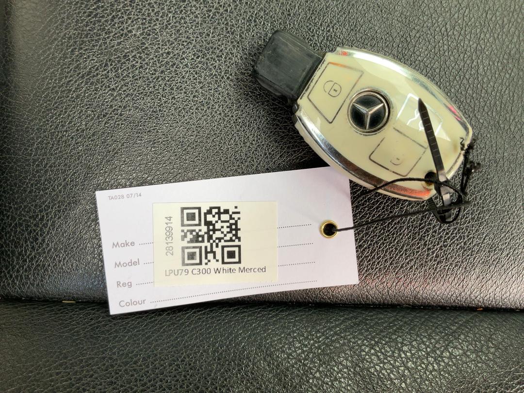 Photo '24' of Mercedes-Benz C300