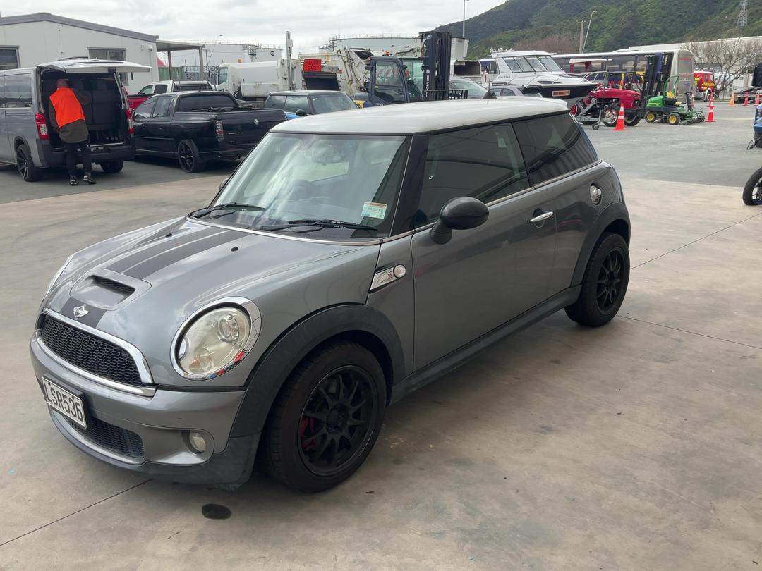 Photo '4' of Mini Cooper S Photo '4' of Mini Cooper S