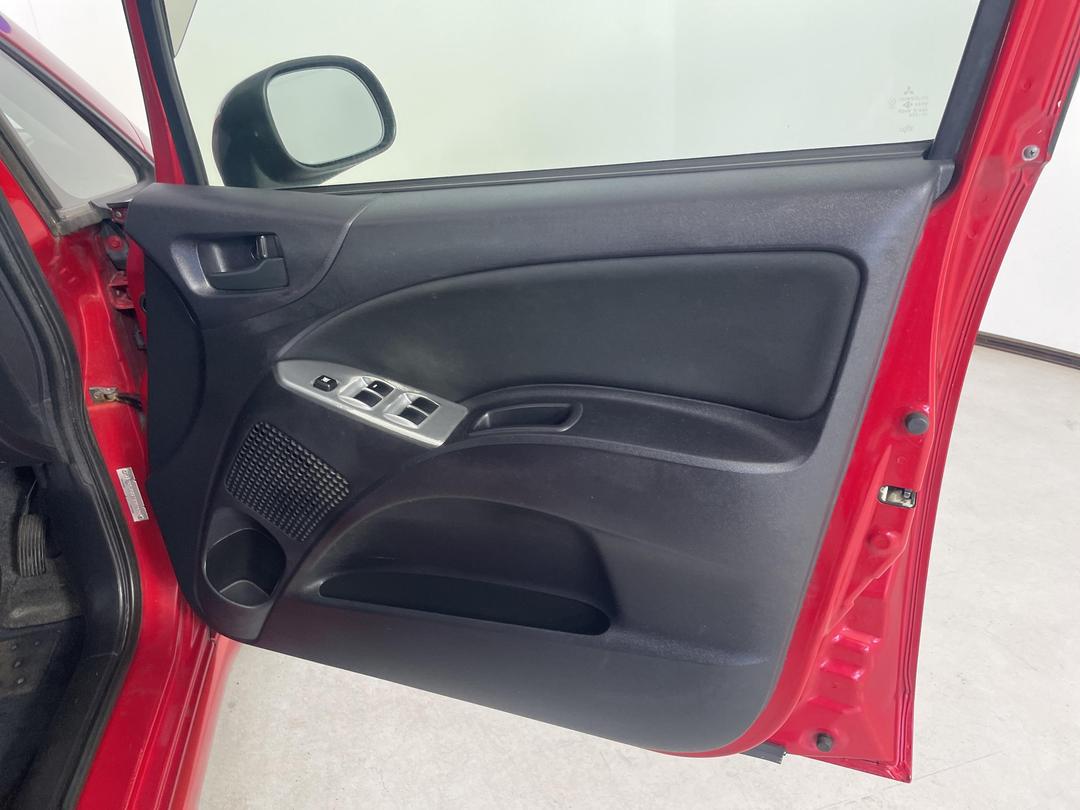 Photo '13' of Mitsubishi Colt Plus