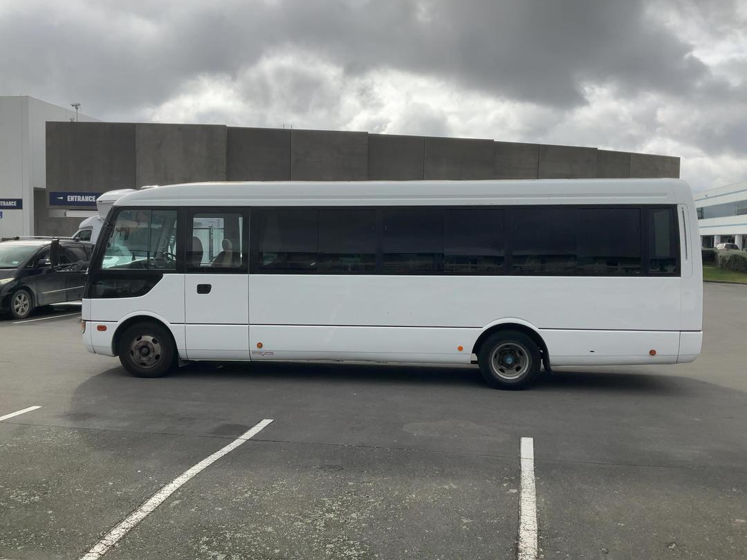 Photo '6' of Mitsubishi Fuso Rosa LWB Custom Auto Bus