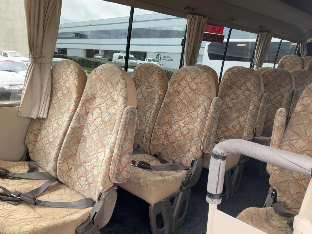 Photo '18' of Mitsubishi Fuso Rosa LWB Custom Auto Bus
