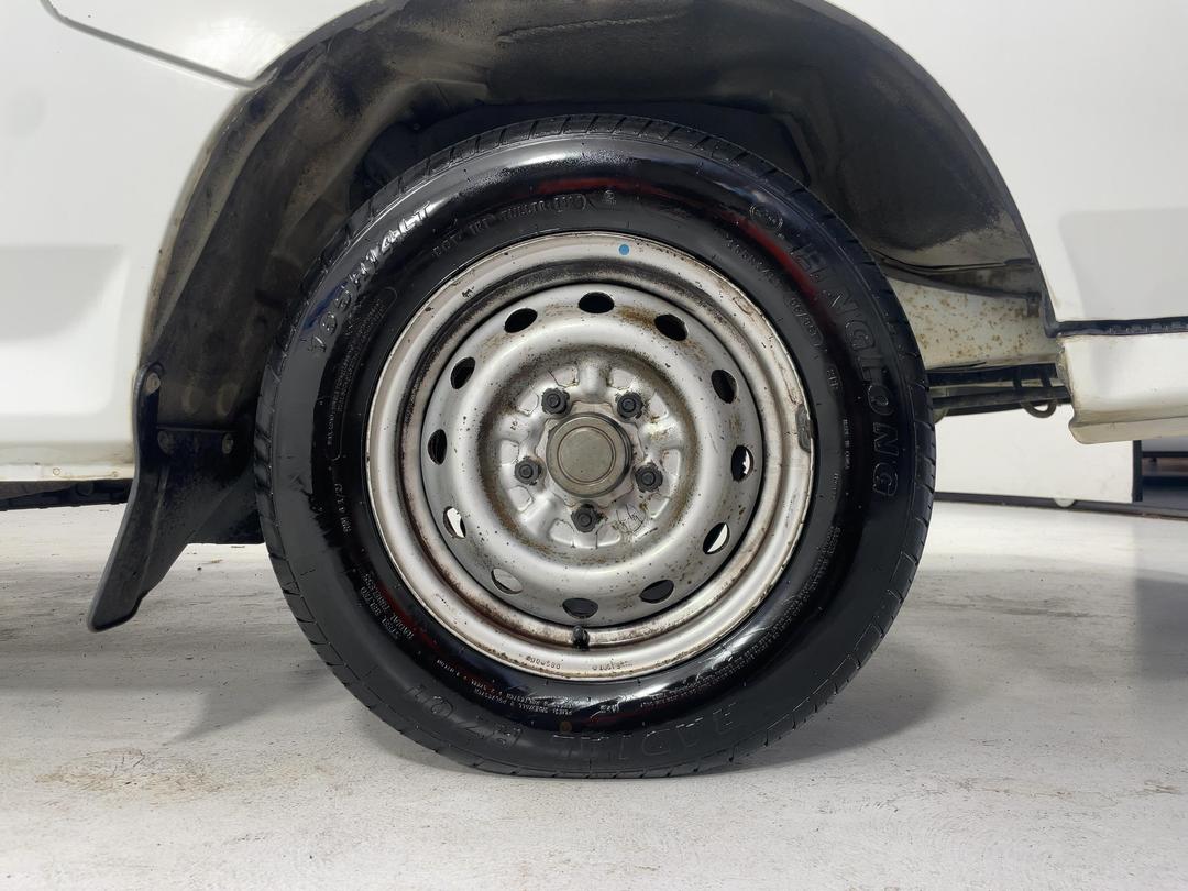 Photo '9' of Mitsubishi L300