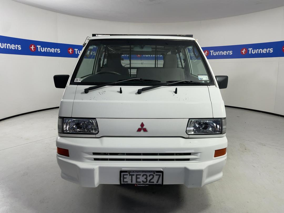 Photo '2' of Mitsubishi L300