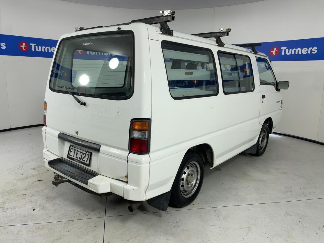 Photo '7' of Mitsubishi L300