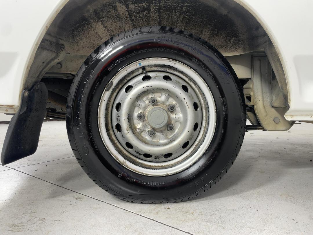 Photo '12' of Mitsubishi L300