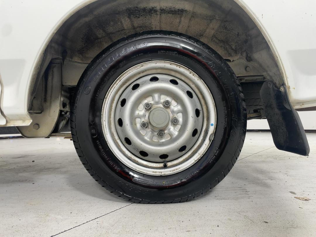 Photo '11' of Mitsubishi L300