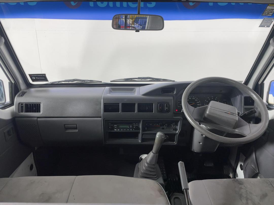 Photo '17' of Mitsubishi L300