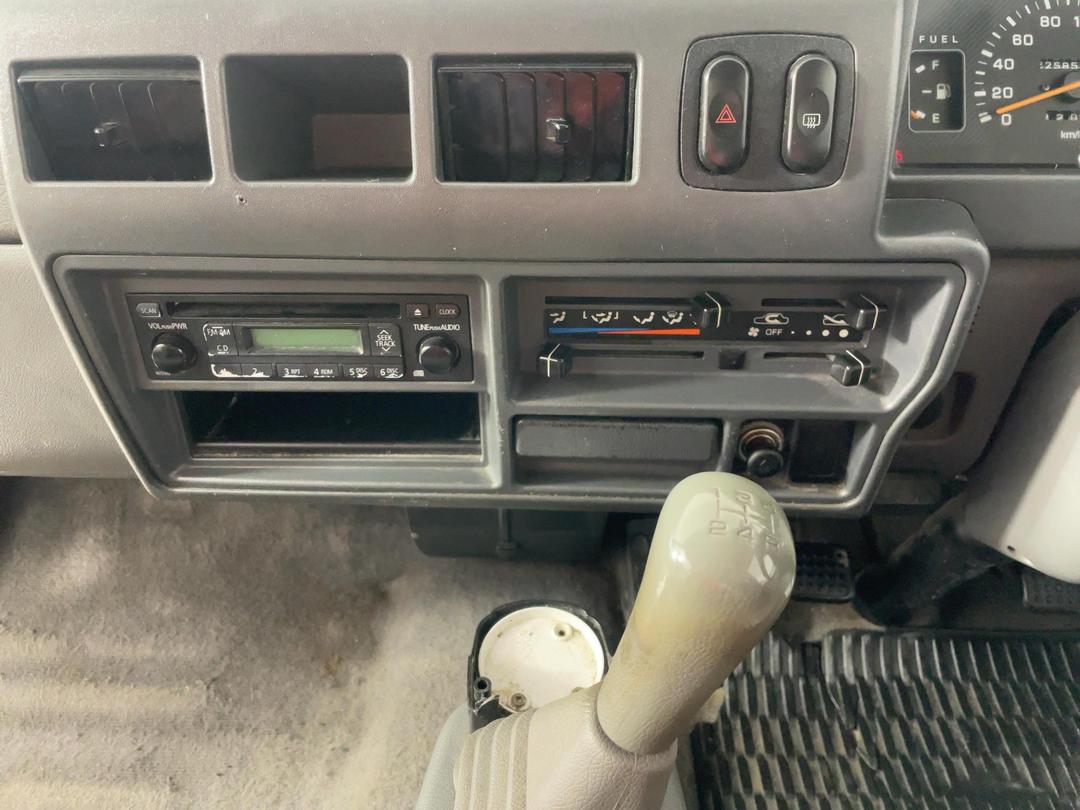 Photo '18' of Mitsubishi L300