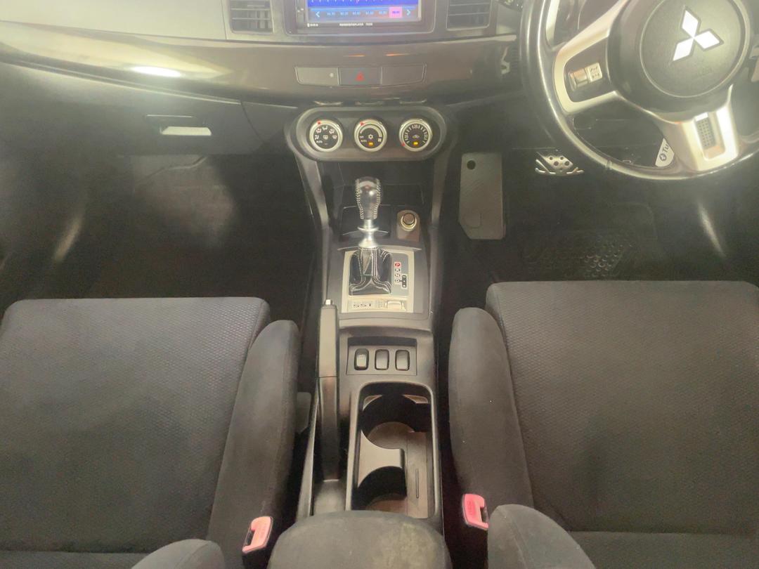 Photo '18' of Mitsubishi Lancer