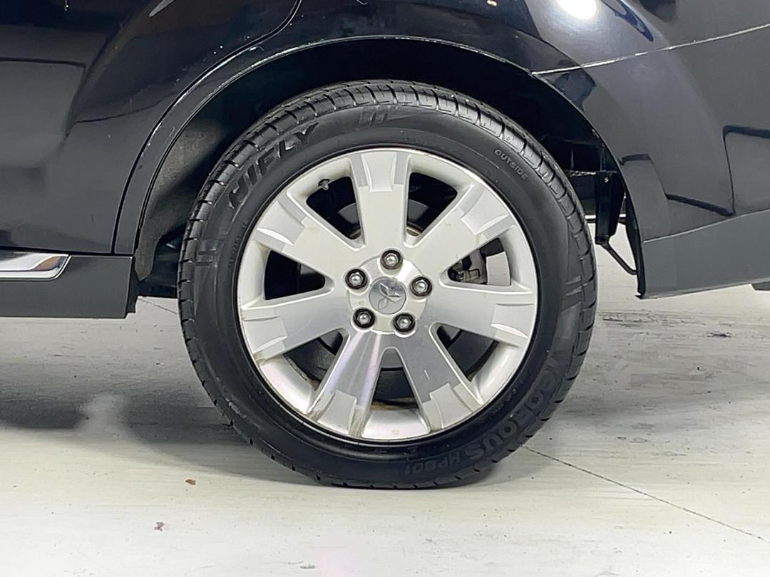 Photo '11' of Mitsubishi Outlander