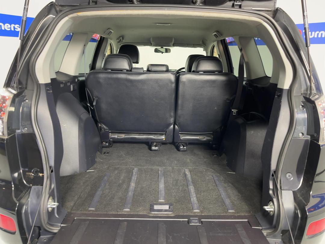 Photo '14' of Mitsubishi Outlander