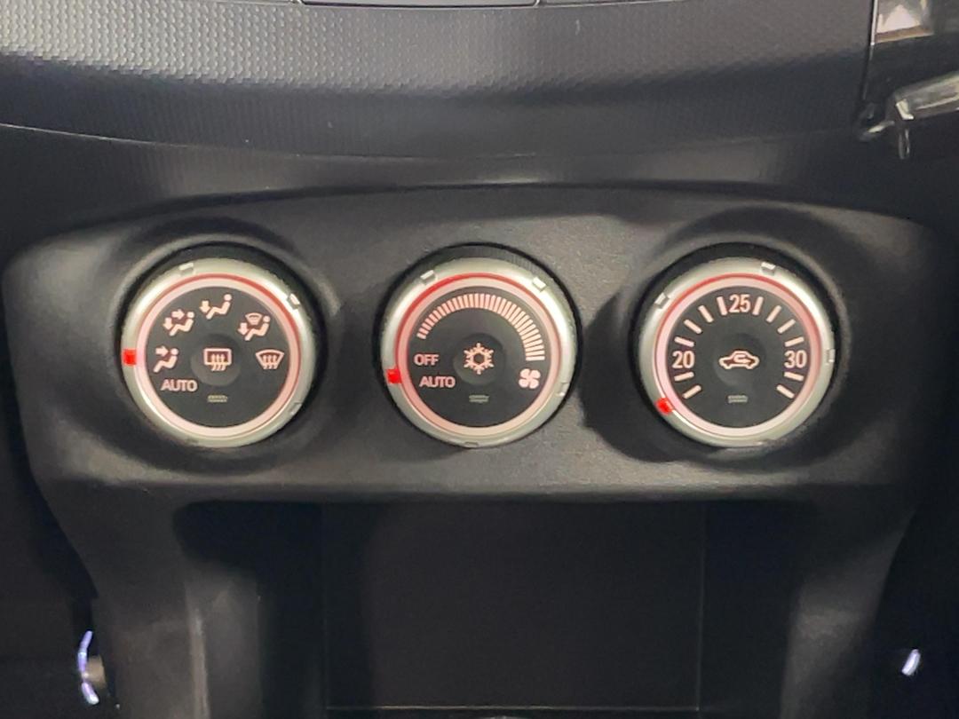 Photo '25' of Mitsubishi Outlander