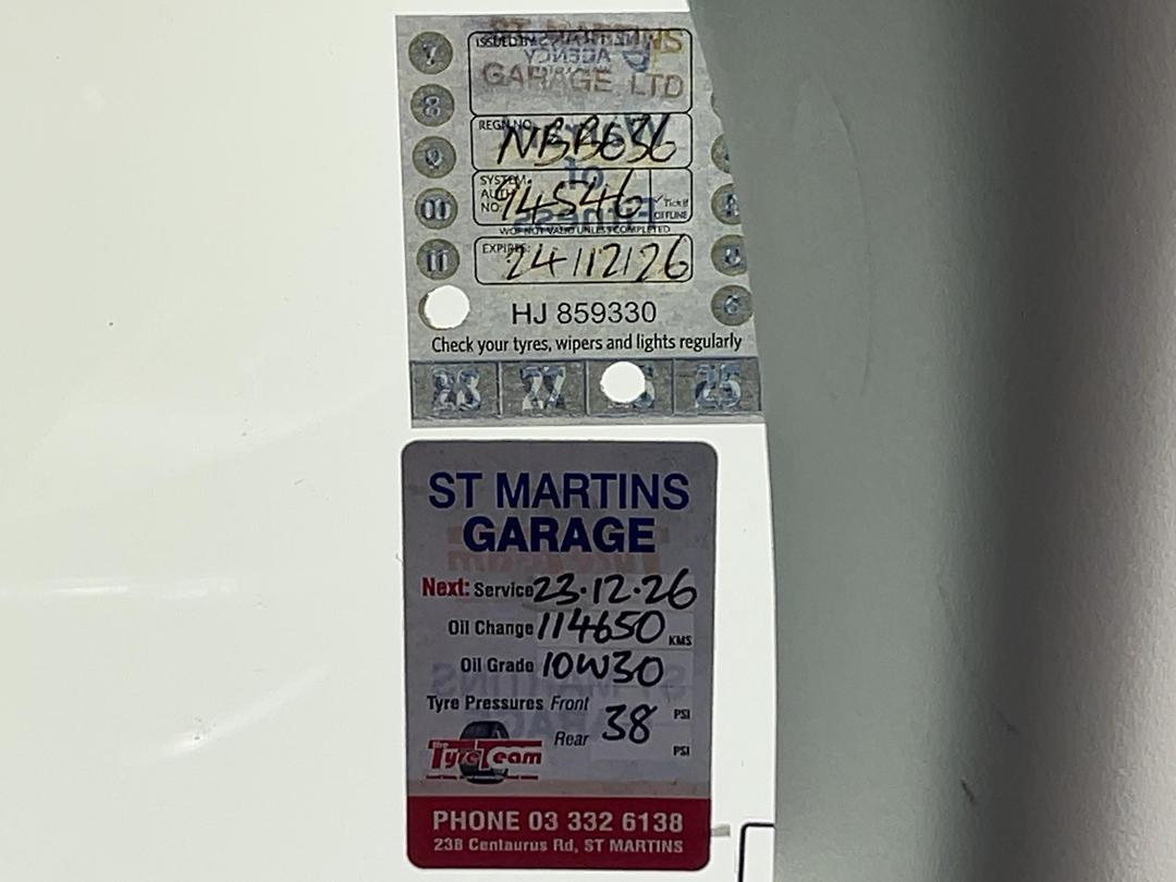 Photo '28' of Mitsubishi Outlander