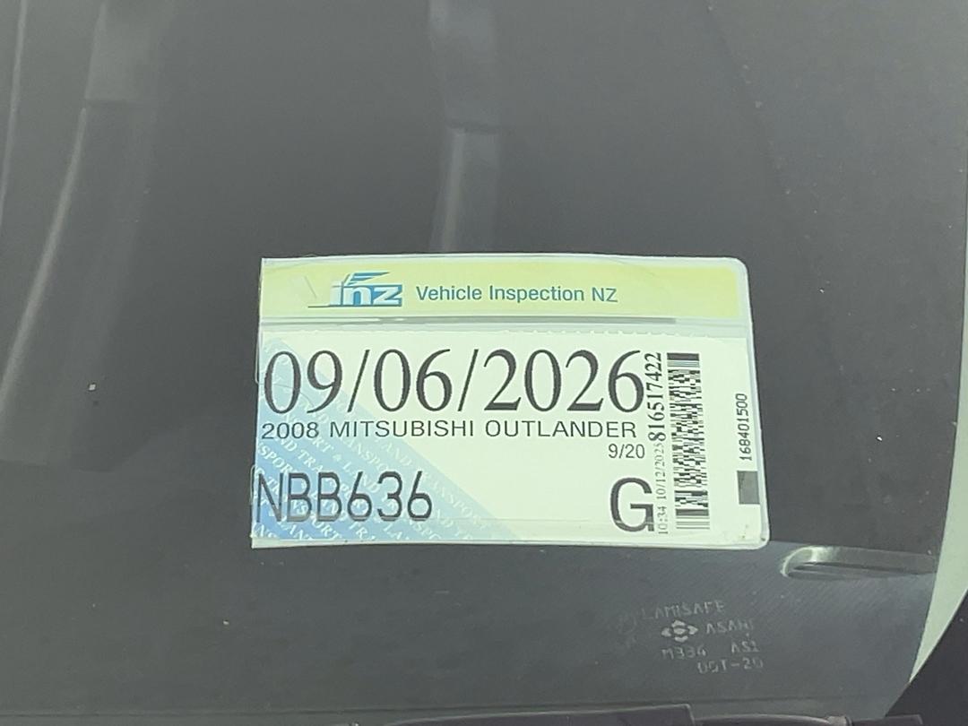 Photo '29' of Mitsubishi Outlander