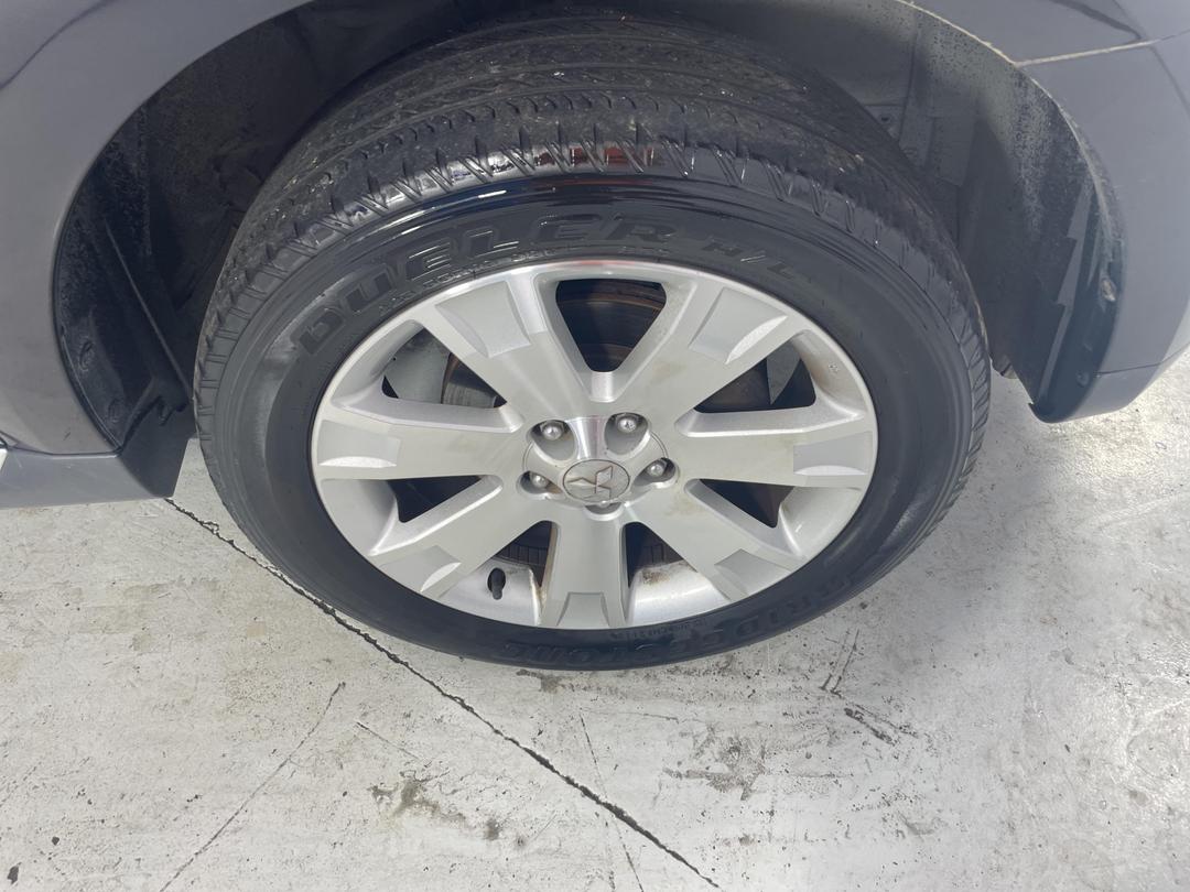 Photo '9' of Mitsubishi Outlander