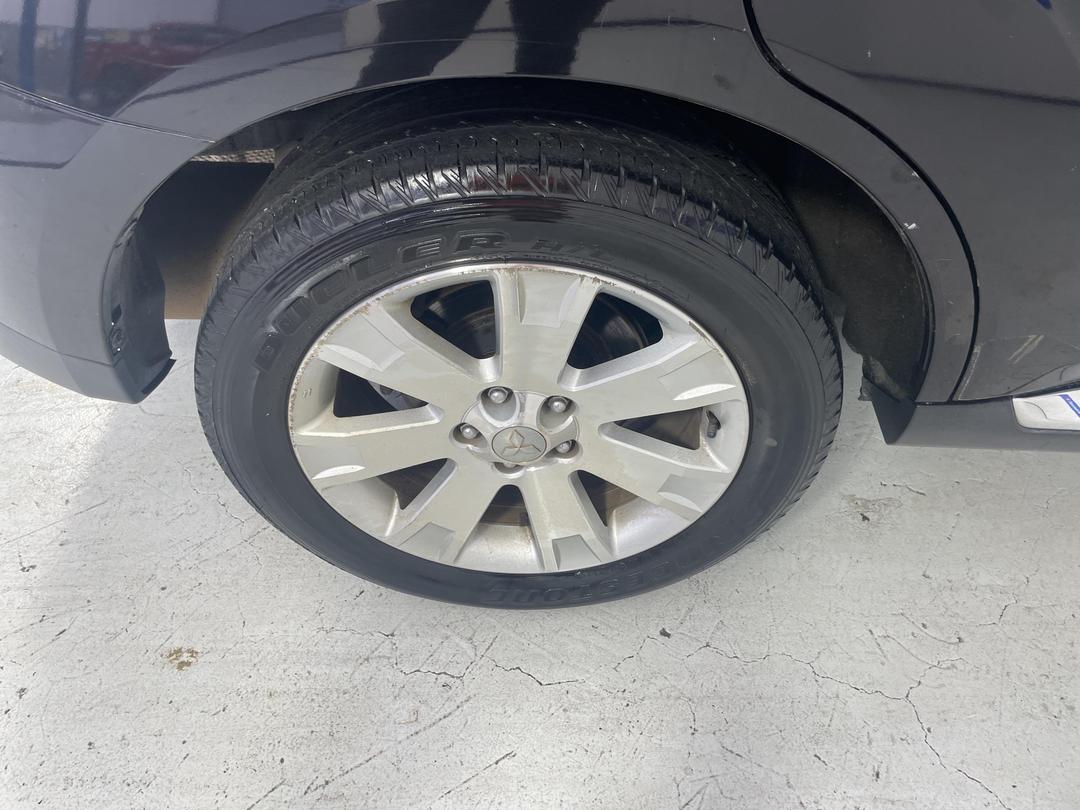 Photo '12' of Mitsubishi Outlander