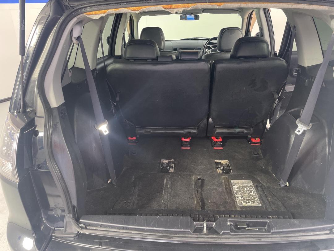 Photo '14' of Mitsubishi Outlander