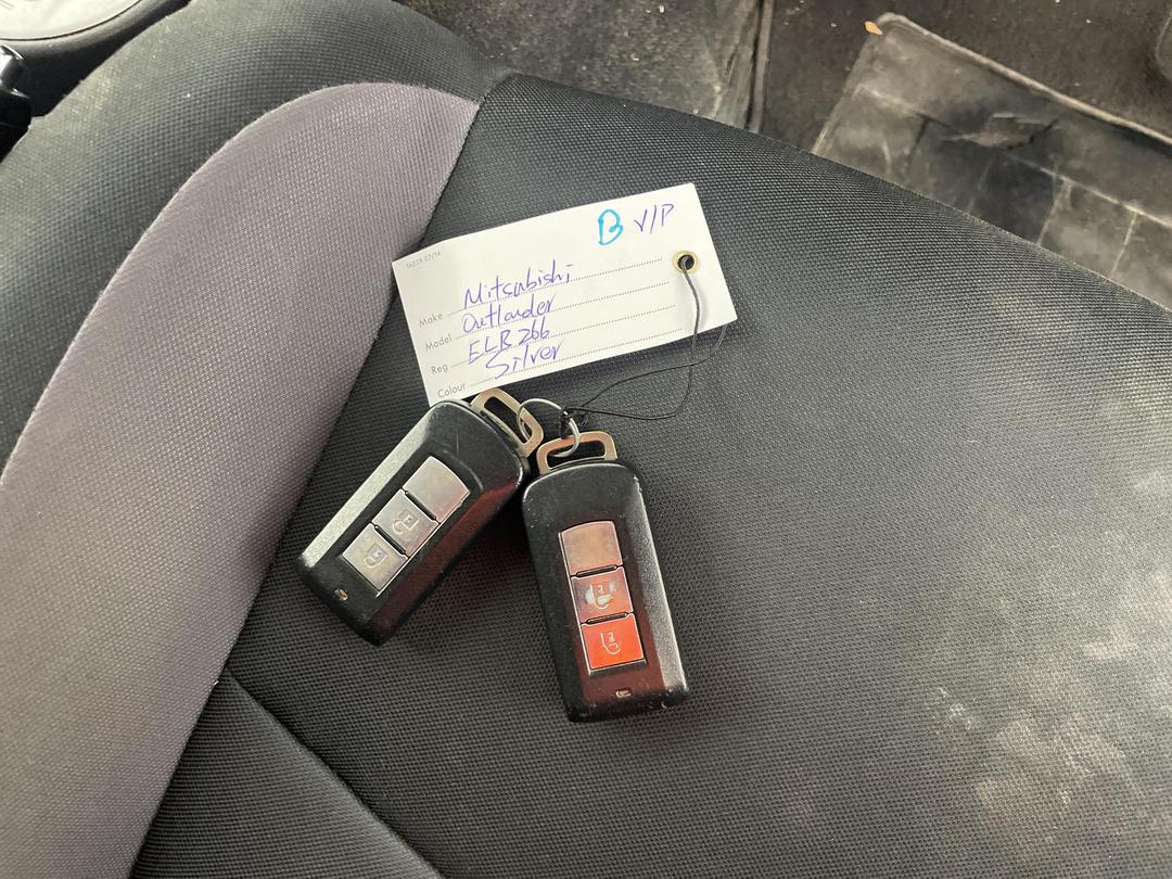 Photo '22' of Mitsubishi Outlander